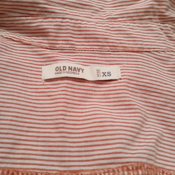 Red & White button down - Picture 4 of 4